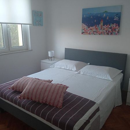Apartment Lara Трогир Стая снимка