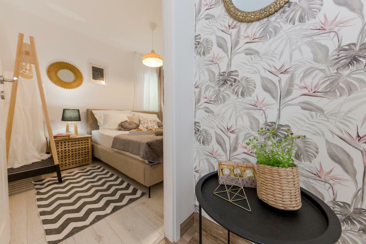Apartment Lara Трогир Екстериор снимка