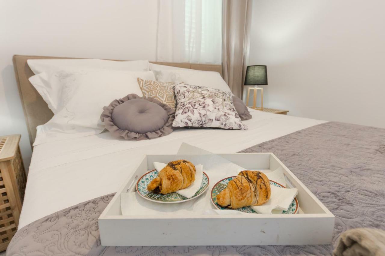 Apartment Lara Трогир Екстериор снимка